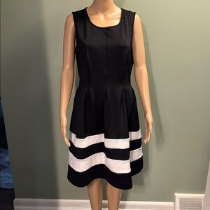 Apt 9. Black and White Sleeveless Dress size Xl